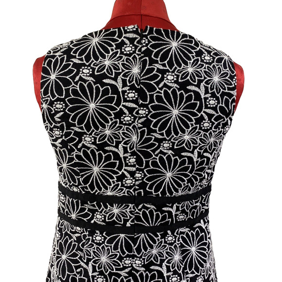 Talbots Black & White Sleeveless Dress Size 6P Empire Waist Embroidered Lined - Picture 5 of 9